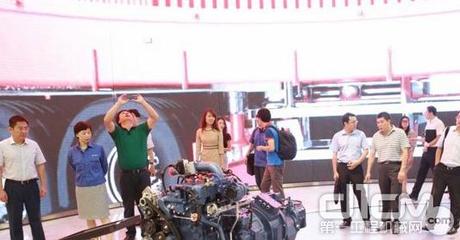 中德经济顾问委员会成员到潍柴参观交流，共探经济信息咨询合作新机遇